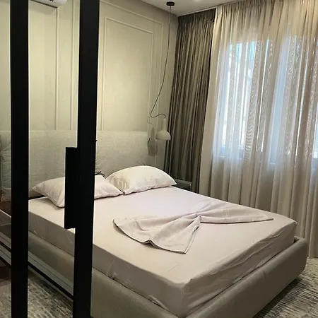 Fox Apartment *